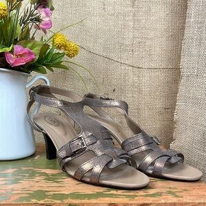 Tod’s Leather Sandals